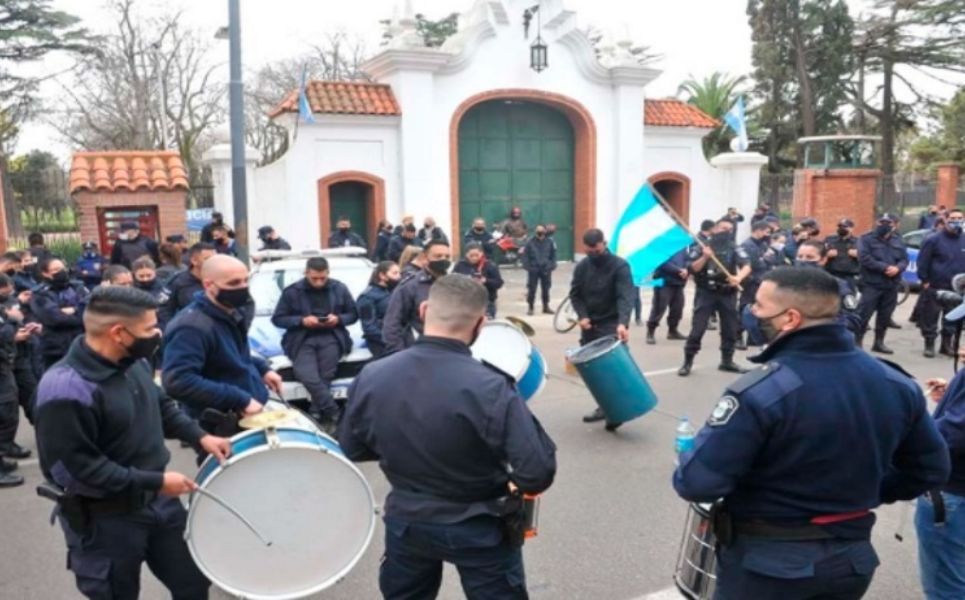 POLICÍA BONAERENSE