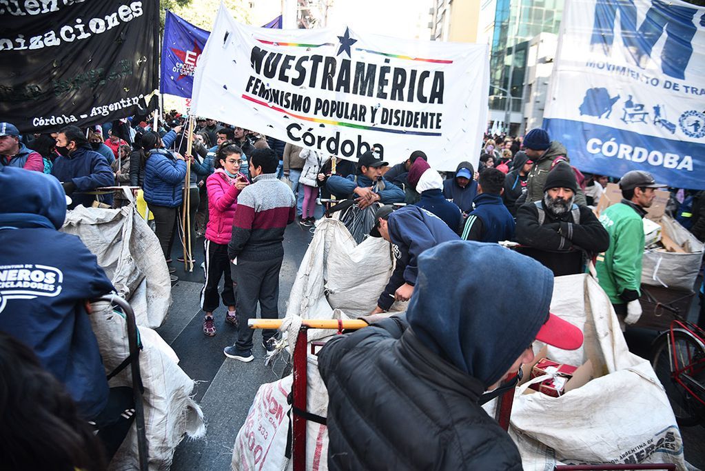 Marcha en Córdoba por el pedido del Salario Básico Universal