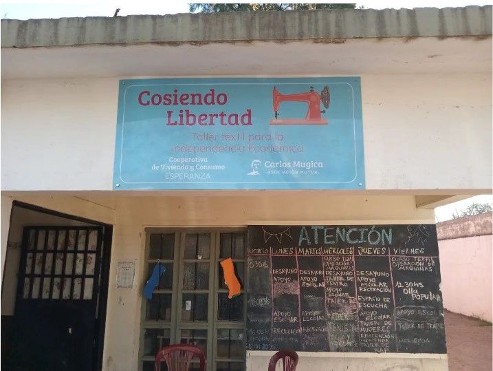 Cosiendo Libertad: El taller textil para la independencia económica ubicado en Cerro Norte