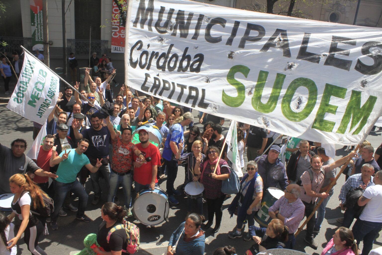Reclamos por mejoras salariales en el SEP y el SUOEM