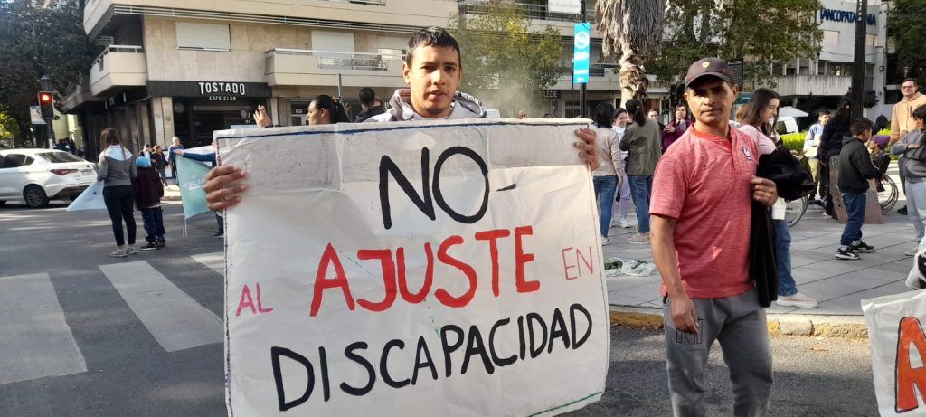 La emergencia en discapacidad tiene dictamen, pero el gobierno podría vetarla si se convierte en ley