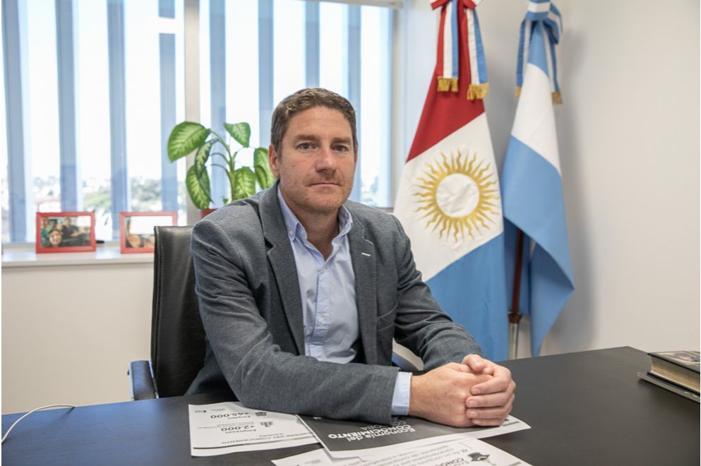 Leonardo Limia presentó un proyecto de ley para regular el uso de la <b>inteligencia artificial</b> ... thumbnail