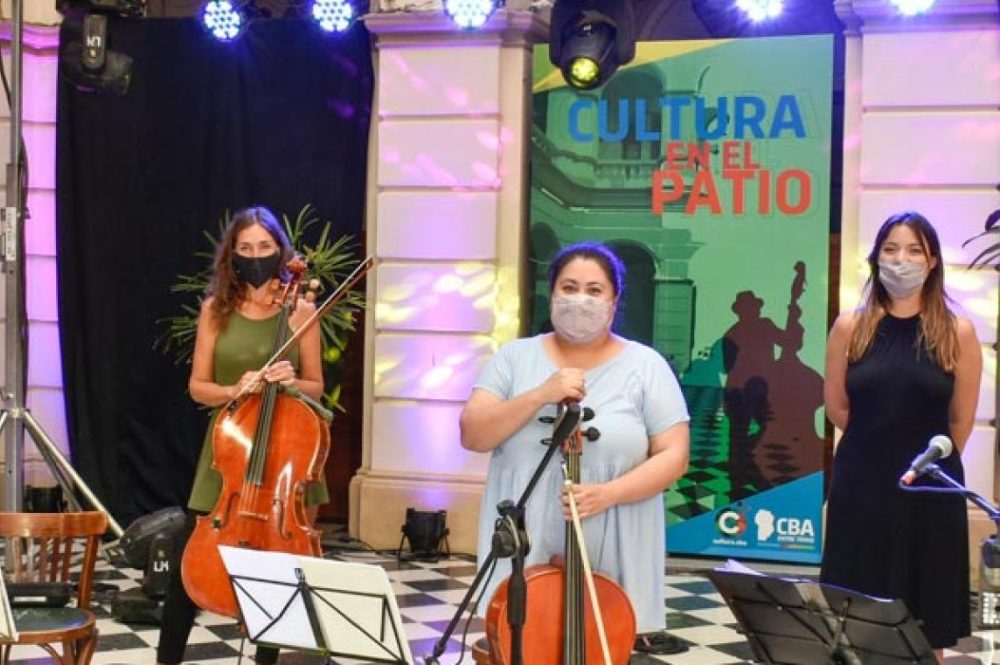 07-cultura-en-el-patio-flor-sur-cello-trio-con-julian-y-airena-1-1900x700_c