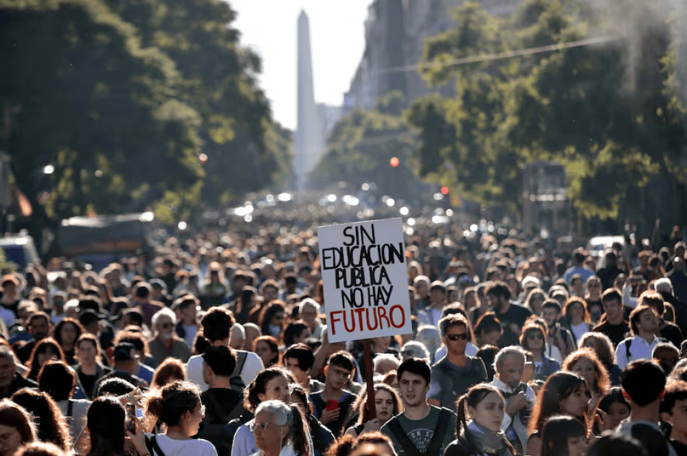 14108-financiamiento-universitario-hay-encomiendas-y-encomiendas