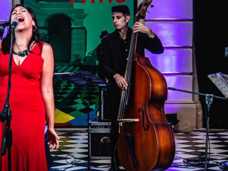 18-21-cultura-en-el-patio-swing-69-1-1900x700_c