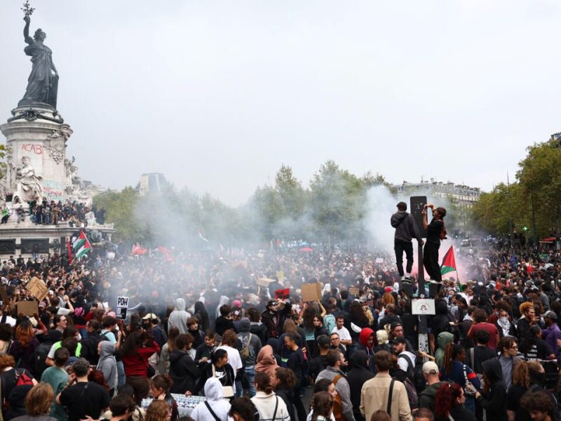 2025-09-10T145629Z-153879267-RC22PGATSD9H-RTRMADP-3-FRANCE-PROTEST-1