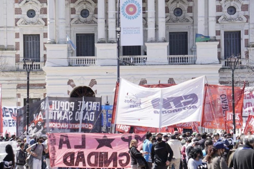 MOVIMIENTOS SOCIALES