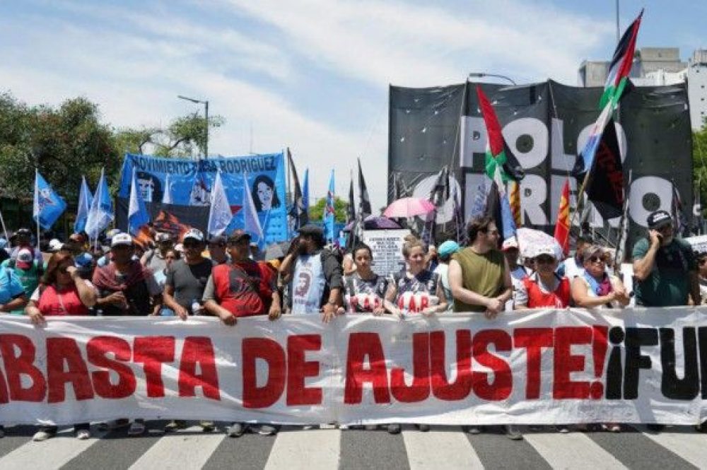 69300ceb1abc6_700_394!