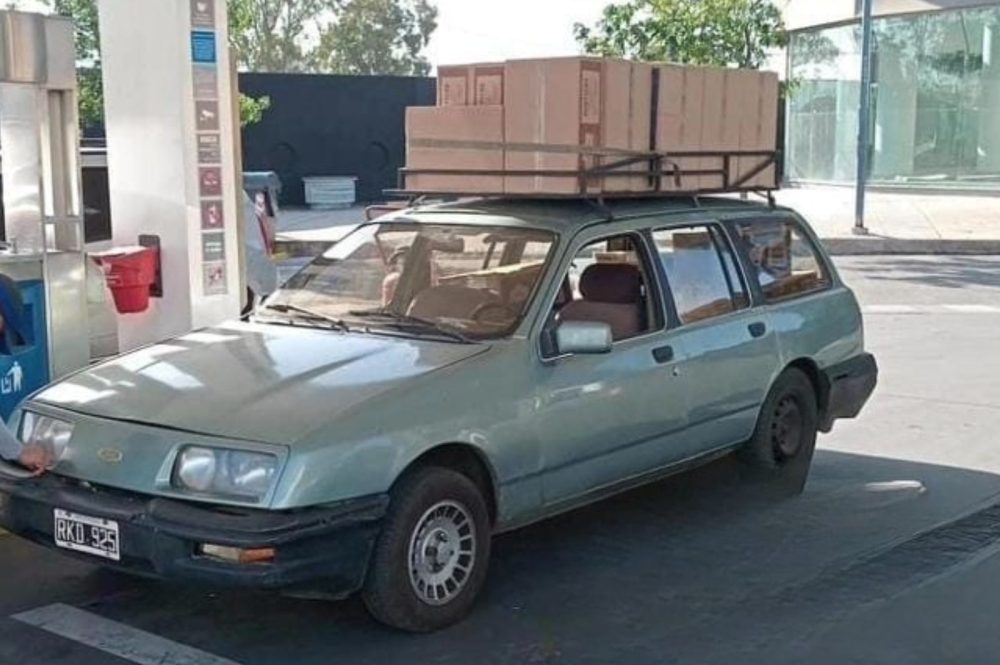 AUTO ROBADO COMADRES