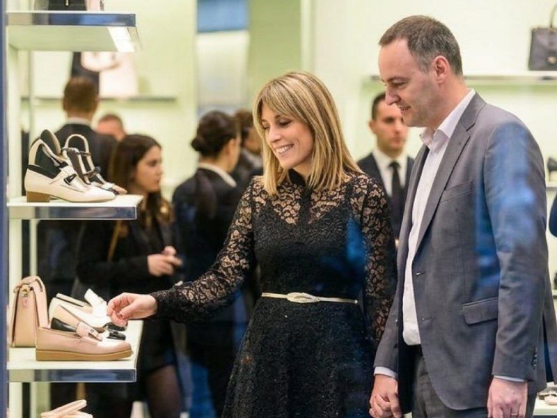 Adorni en Estados Unidos