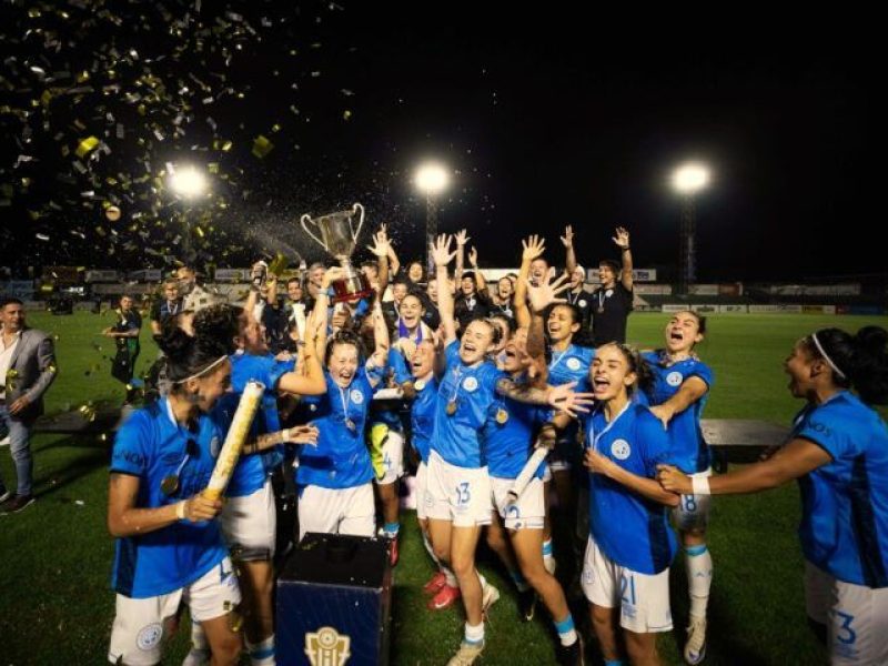 Belgrano-gano-el-Trofeo-de-Campeones-del-futbol-femenino-Belgrano-2-e1766397606436