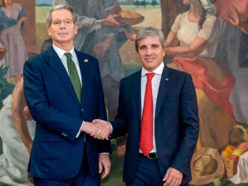 Caputo-dialogo-con-Bessent-sobre-un-paquete-de-auxilio