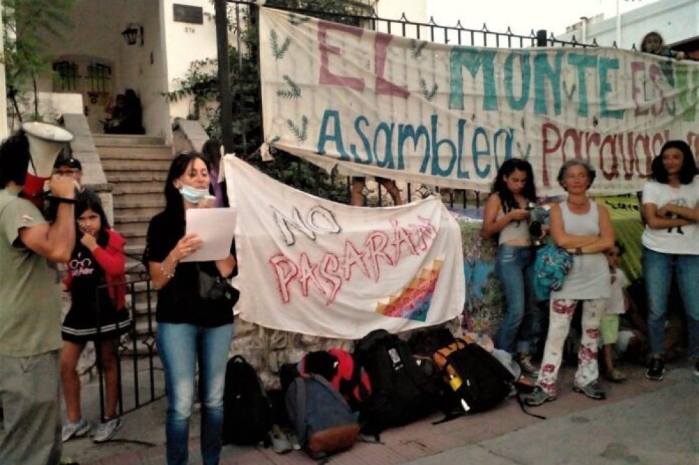 Denuncia-penal-por-autovia-asamblea-paravachasca-00-696x568