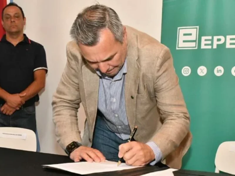 EPEC-firmo-obras-por-mas-de-6.000-millones-para-nuevas-lineas-electricas-en-el-sudeste-750x455-optimized