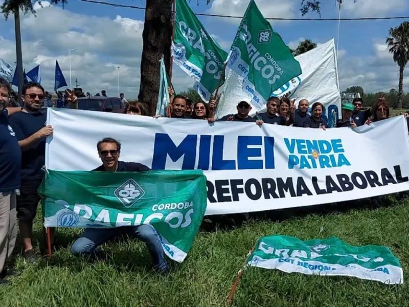 Gremios-estatales-protestan-en-el-acceso-a-Jesus-Maria-696a5c9fe43db