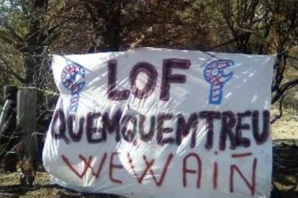 La Policía de Río Negro reprimió, desalojó y detuvo a integrantes de una comunidad mapuche Cuesta del Ternero, Departamento Bariloche, al este de El Bolsón.