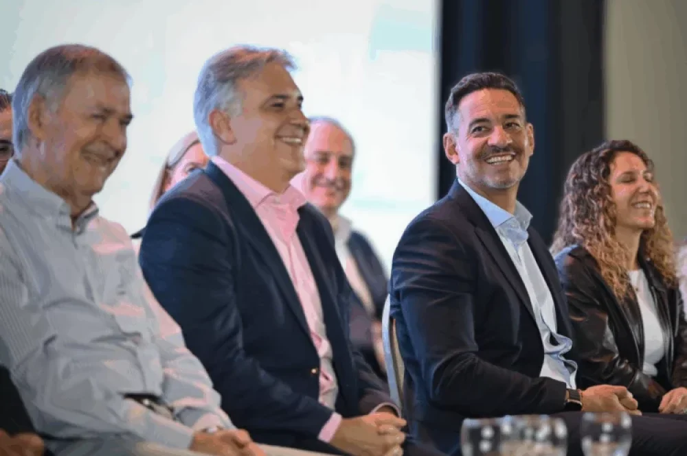 Llaryora-mueve-el-tablero-y-crea-un-nuevo-ministerio-para-reforzar-la-gestion-territorial-750x537-optimized