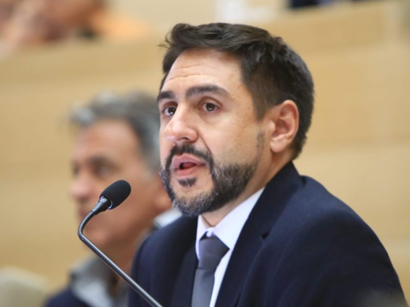 Matias-Chamorro-en-la-sesion-de-la-Legislatura-2