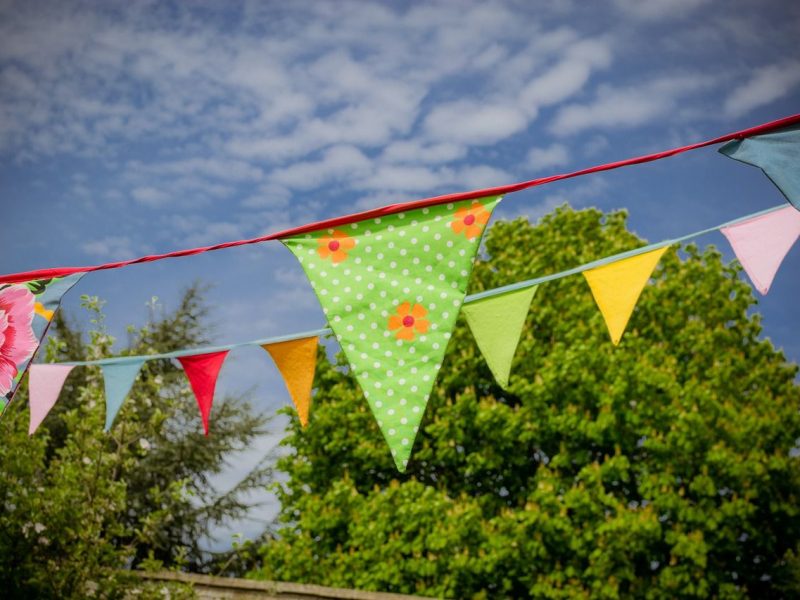 bunting-1342240_1280