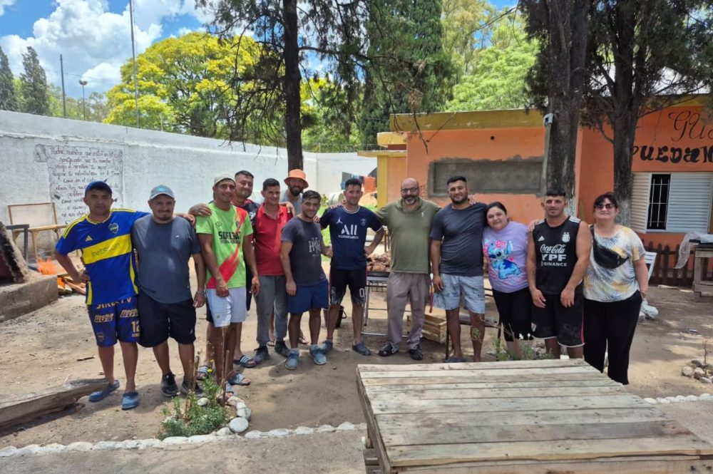 cena-solidaria-en-cordoba-con-el-cura-oberlin-M45BWG7UOJFSXOYSU2FNXVK45Y