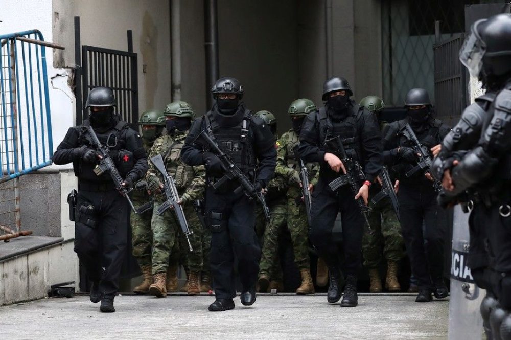 ch-hK4j2s_1256x620__1