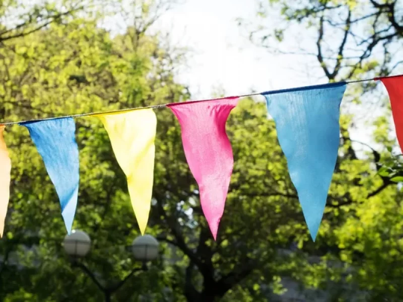 depositphotos_116593732-stock-photo-pendant-decoration-background-of-trees