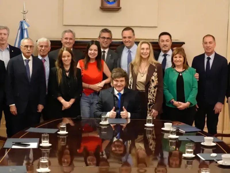 javier-milei-y-su-gabinete-de-ministros-2130400