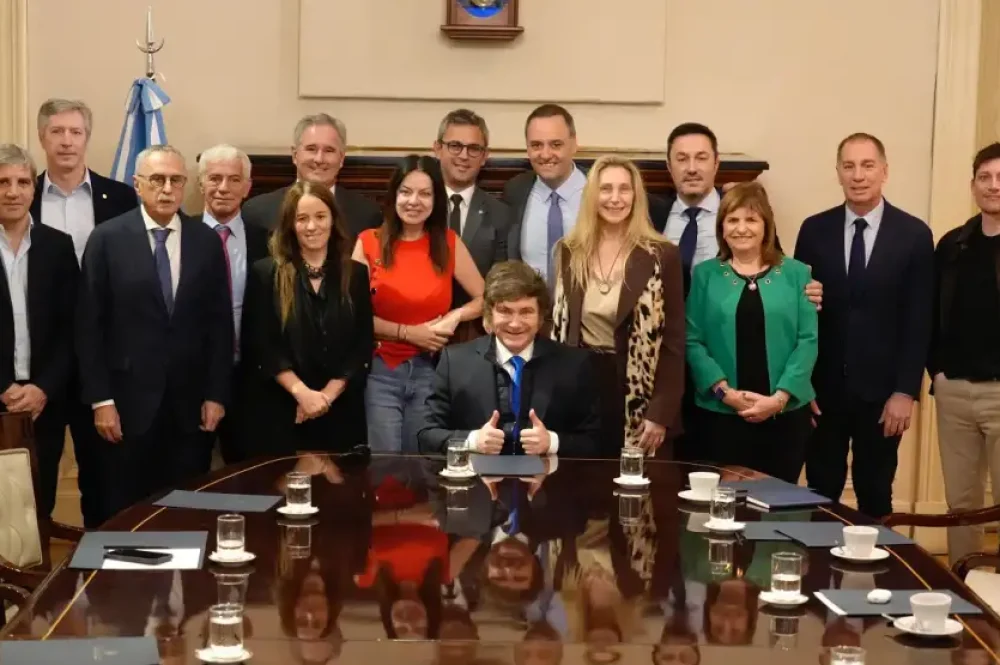 javier-milei-y-su-gabinete-de-ministros-2130400