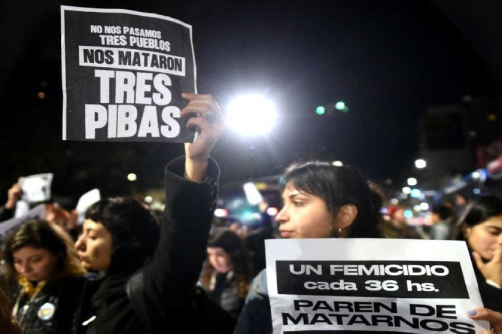 marcha-en-plaza-flores-por-las-tres-chicas-asesinadas-20250924-2105567