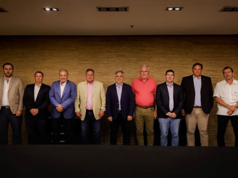 mesa-enlace-llaryora