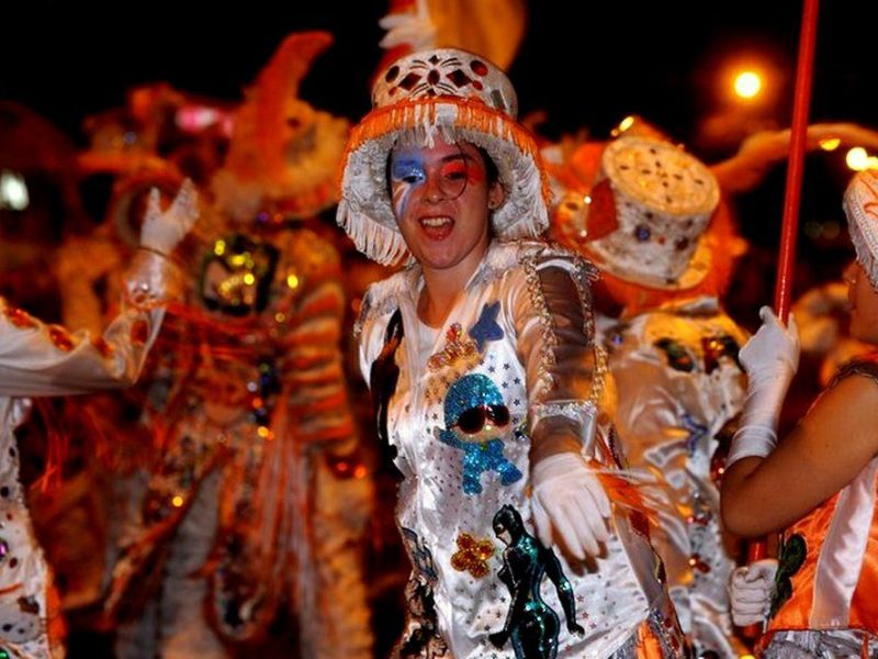 multimedia.grande.87950991ccfcdf01.6361726e6176616c6573315f6772616e64652e6a7067