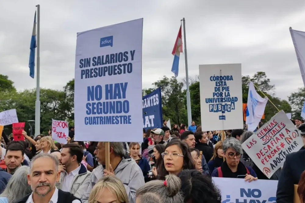 multimedia.normal.87d3a71580b6683b.bWFyY2hhIHVuaXZlcnNpdGFyaWEgMl9ub3JtYWwud2VicA==