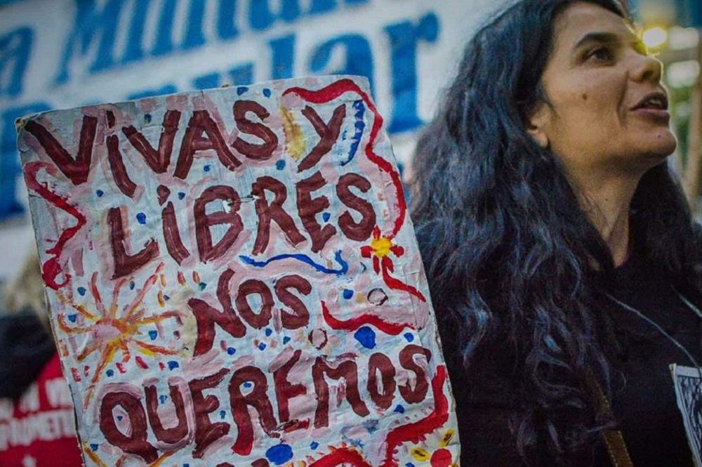 multimedia.normal.9dd25455f2ac3225.6e6920756e61206d656e6f7320636f72646f62612067656e742046616365626f5f6e6f726d616c2e6a7067