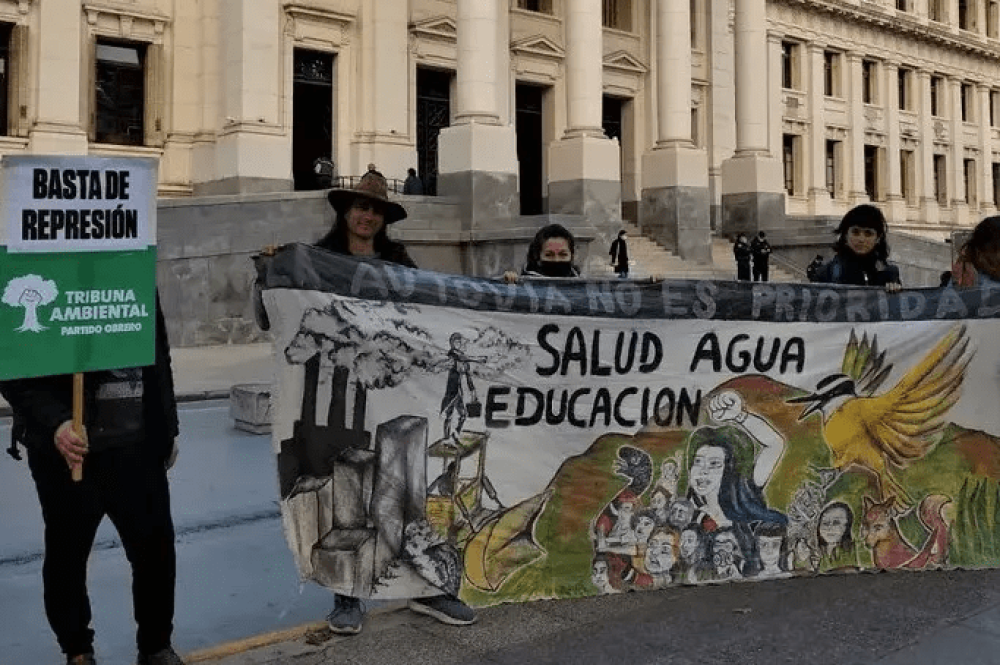 multimedia.normal.a2618624ba53aed0.5265636c616d6f2d536f63696f616d6269656e74616c2d656e2d54726962756e5f6e6f726d616c2e77656270