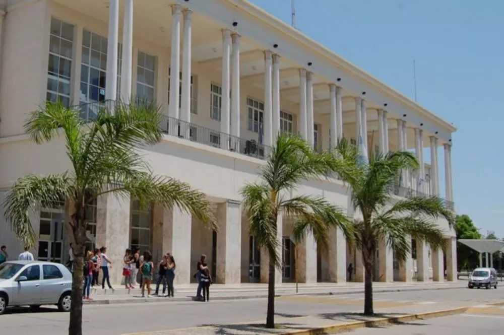 multimedia.normal.b4a8e659de65b1f9.506162656c6c6f6e20417267656e74696e6120627920554e435f6e6f726d616c2e77656270