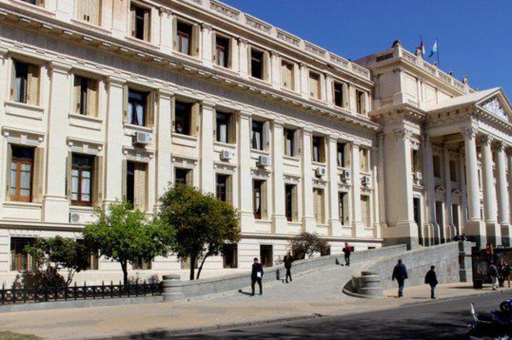 multimedia.normal.ba6aea8b7b4f4626.54726962696e616c65732062792054534a5f6e6f726d616c2e6a706567