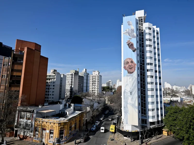 mural-papa-francisco-