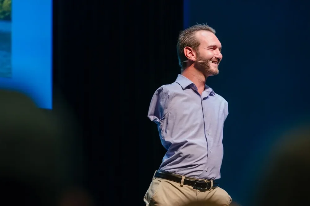 nick_vujicic_speaking_1.jpg_201305616