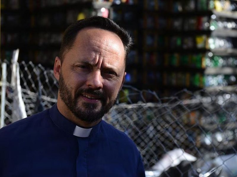 padre-pablo-viola-1648120