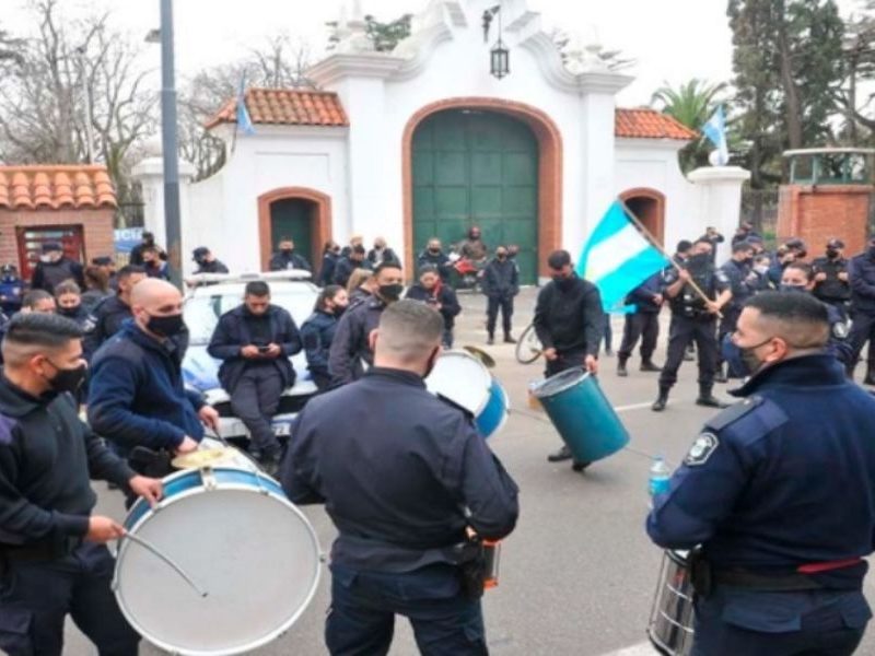 POLICÍA BONAERENSE