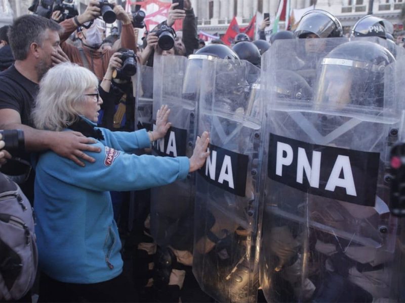 represion-a-jubilados
