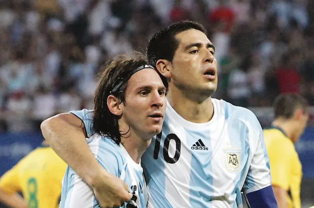 riquelme-vota-messi-e-iniesta