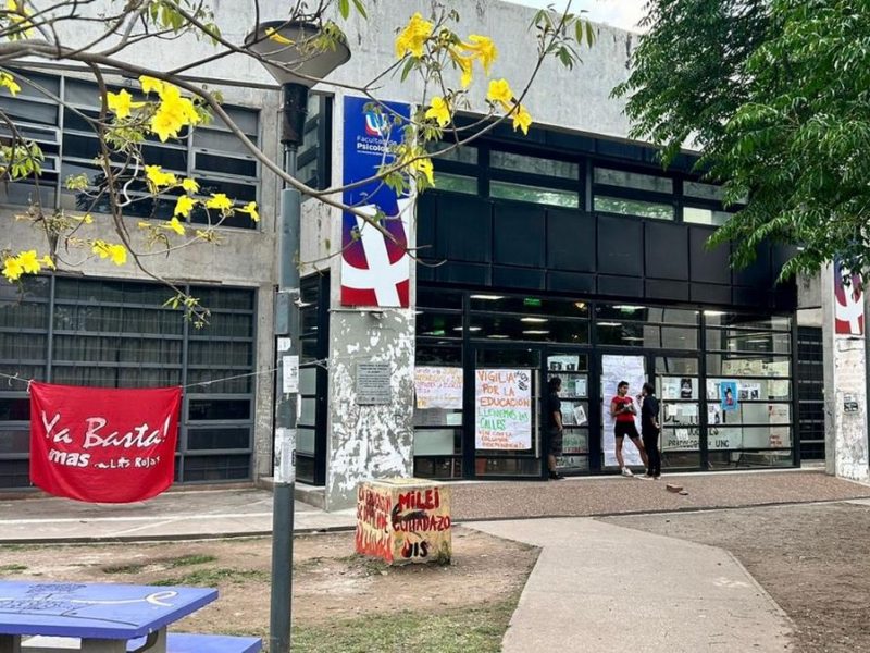 toma facultades unc