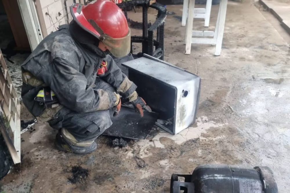 tras-un-incendio-en-cordoba-una-mujer-fue-trasladada-al-instituto-del-quemado-con-heridas-en-el-rost