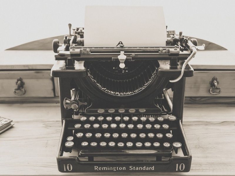 typewriter-g4b458dacc_1280